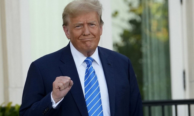 Ντόναλντ Τραμπ: Αναγκαστική προσγείωση για το αεροπλάνο που τον μετέφερε