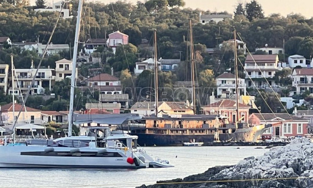Λαχτάρα για 48 επιβάτες: Προσάραξη σκάφους στους Παξούς