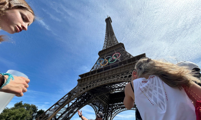 Ολυμπιακοί Αγώνες 2024: Εκκενώθηκε ο Πύργος του Άιφελ - Άνδρας επιχείρησε να σκαρφαλώσει στο μνημείο