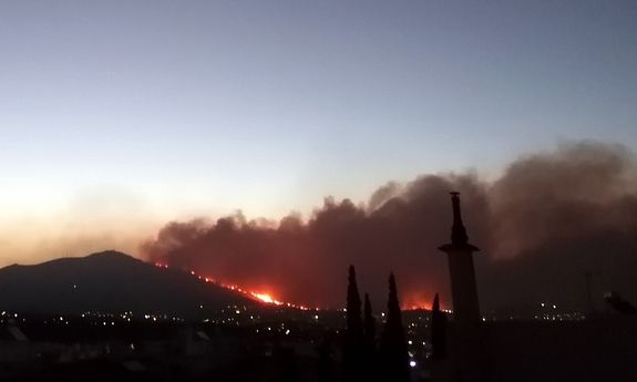 Φωτιά στην Αττική - Λέκκας: «Πολύ δύσκολα θα ελεγχθεί το πύρινο μέτωπο»