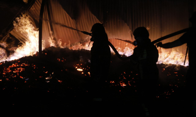 Φωτιά στην Αττική: Πώς μεταδίδουν τα διεθνή ΜΜΕ τη «μάχη» με τις φλόγες