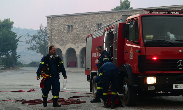 Φωτιά στην Αττική - ΠΟΕΔΗΝ: 35 ανάπηρα παιδιά μεταφέρθηκαν στη προνοιακή μονάδα «Μητέρα»