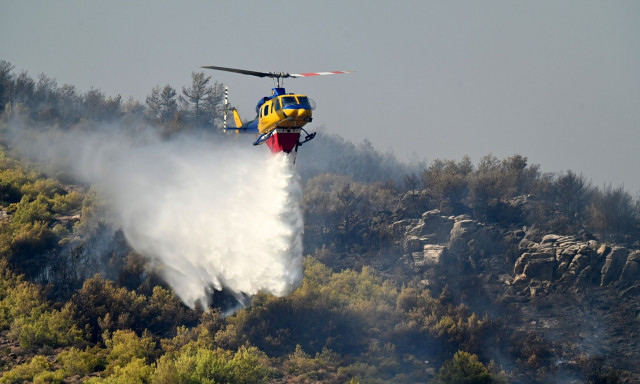 Φωτιά στην Αττική: 32 παιδιά μεταφέρθηκαν από το Κέντρο Προστασίας Πεντέλης στο Ίλιον
