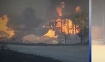 Φωτιά στην Αττική: Απανωτές εκρήξεις ακούστηκαν στα Βριλήσσια (Βίντεο)