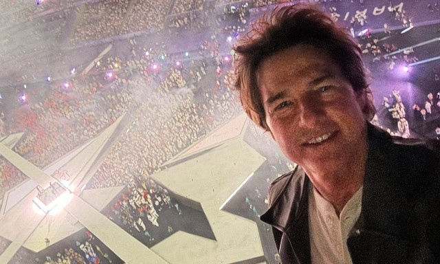 Ο Τομ Κρουζ ευχαριστεί το Παρίσι και «πετάει»« για Λος Άντζελες