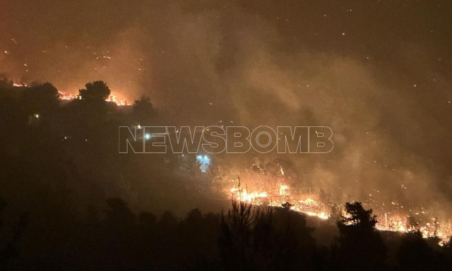 Φωτιά στον Βαρνάβα: Καίγεται ο οικισμός του Διονύσου