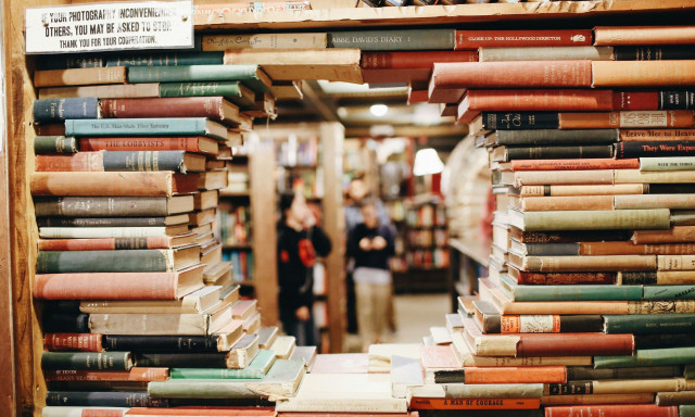 ΔΥΠΑ: Έως την Παρασκευή οι αιτήσεις για τα voucher βιβλίων για 150.000 δικαιούχους