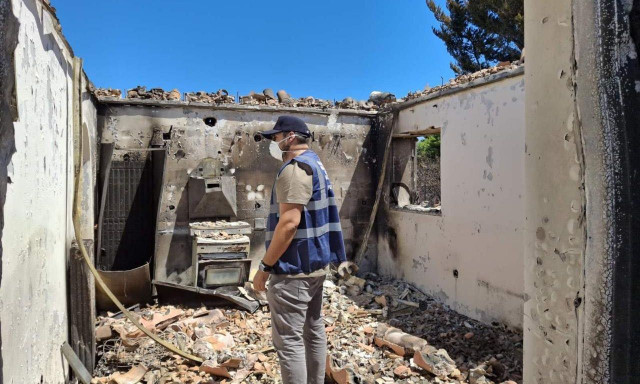 Φωτιά στην Αττική: Αυτοψίες για τις ζημιές από κλιμάκια του υπουργείου Πολιτικής Προστασίας