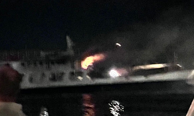 Φωτιά σε πλοίο στις Σπέτσες