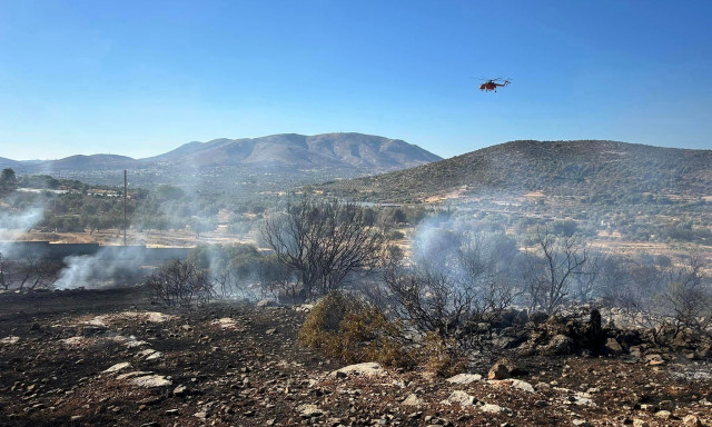 Κυκλοφοριακές ρυθμίσεις λόγω της φωτιάς στα Καλύβια