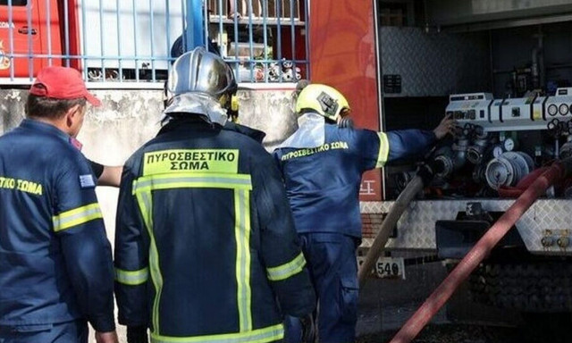 Φωτιά στην Αττική: Συνολικά πέντε τραυματίες πυροσβέστες