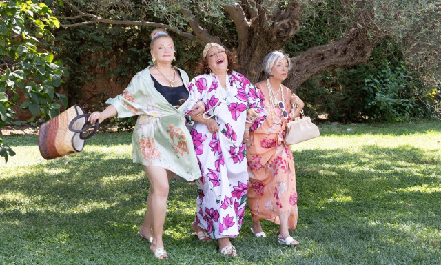 «VIΠ – Καλά Γεράματα»: Οι πρώτες φωτογραφίες της σπαρταριστής κωμωδίας