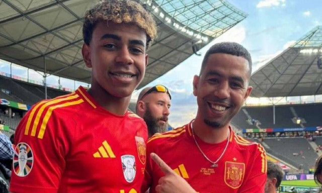 Σε σοβαρή αλλά σταθερή κατάσταση ο πατέρας του Γιαμάλ – Τρεις οι μαχαιριές που δέχτηκε