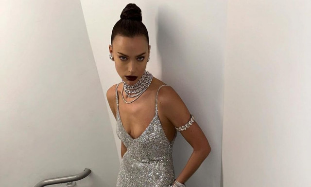 Ιρίνα Σάικ: Ανέβασε φωτογραφίες με το πιο μικροσκοπικό μπικίνι