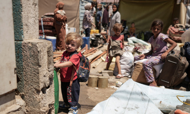 Γάζα: Βίντεο γροθιά στο στομάχι με τα ονόματα 34.000 νεκρών