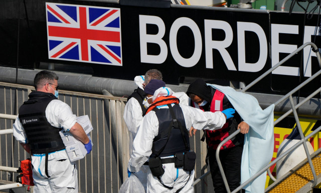 Μεγάλη Βρετανία: Οι πολίτες ανησυχούν για το μεταναστευτικό – Αποκαλυπτική έρευνα
