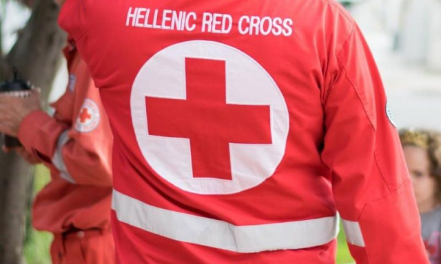 Εθελοντής Διασώστης του Ελληνικού Ερυθρού Σταυρού έσωσε γυναίκα από πνιγμό σε παραλία στο Λαγονήσι