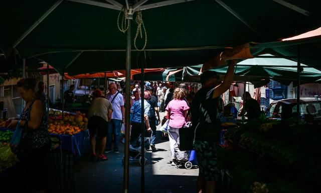 Φωτιά στην Αττική: Φόβοι για ελλείψεις στις λαϊκές αγορές – Έρχονται ανατιμήσεις σε οπωροκηπευτικά
