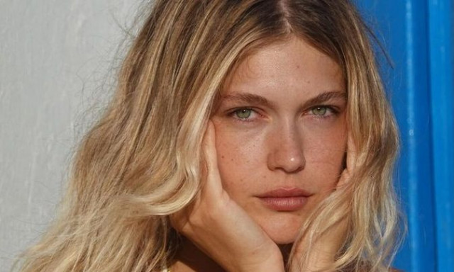 Κλέλια Ανδριολάοτου: Πέταξε το μαγιό στην παραλία και αναστάτωσε το Internet