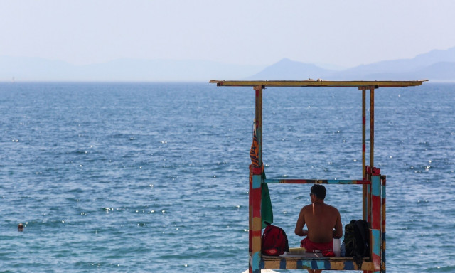 Πιερία: Ναυαγοσώστες επανέφεραν 15χρονο που κινδύνευσε από πνιγμό