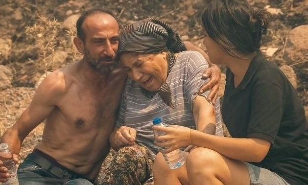 Σμύρνη: Ο υπουργός Γεωργίας παρομοίασε τη φωτιά με εκείνη (που έβαλαν οι ίδιοι) του 1922!