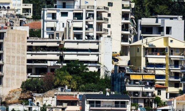 Μείωση φόρων στα ενοίκια για να ανοίξουν περίπου 200.000 διαμερίσματα – Τι εξετάζει η κυβέρνηση