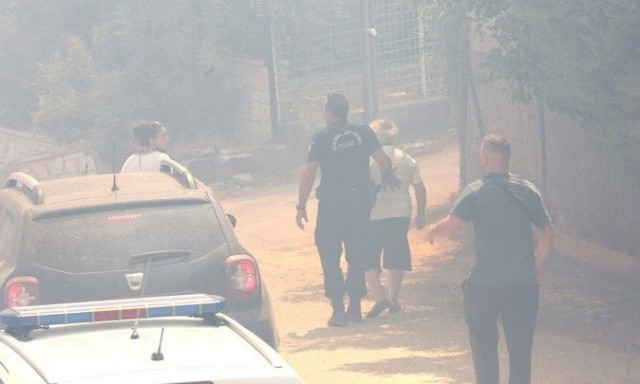 «Κύμα» αλληλεγγύης για τους πυρόπληκτους από τους δήμους της Αττικής