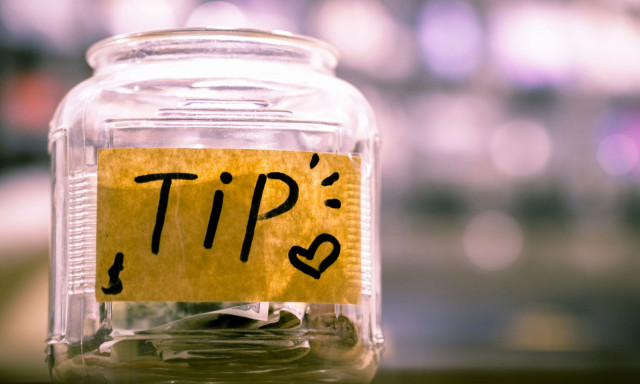 Πελάτης άφησε φιλοδώρημα 9.500 ευρώ σε εστιατόριο - Ο απίστευτος λόγος πίσω από την κίνησή του