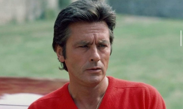 Αγνώριστος ο Αλέν Ντελόν: Τα τελευταία στιγμιότυπα με τον ηθοποιό λίγο πριν φύγει από τη ζωή