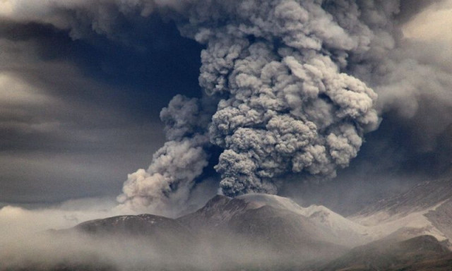 Ηφαίστειο εξερράγη μετά τον ισχυρό σεισμό στην Καμτσάτκα της Ρωσίας – Δείτε βίντεο