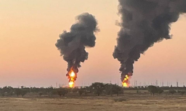 Ροστόφ: Ουκρανικό μη επανδρωμένο αεροσκάφος προκάλεσε πυρκαγιά σε αποθήκη πετρελαίου