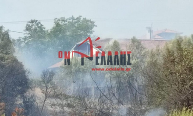 Πλάκα Λιτοχώρου: Κάηκε σπίτι - Υπό μερικό έλεγχο η φωτιά