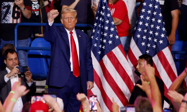 Tραμπ: Επαίνεσε την ηρωϊδα που σταμάτησε τον ένοπλο -«Οι γυναίκες είναι πιο έξυπνες από τους άνδρες»