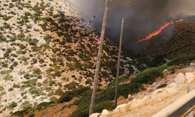 Χωρίς ενεργό μέτωπο η φωτιά στην Ικαρία