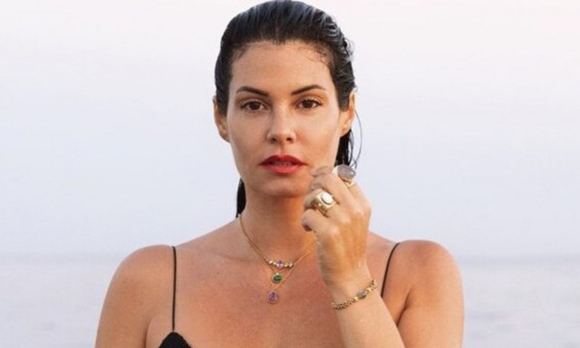 Μαρία Κορινθίου: «Έβαλε» τα γυαλιά στους ακολούθους της με τις αρετουσάριστες φωτογραφίες της