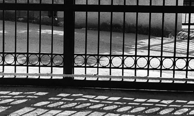 Συναγερμός στην Ηλεία: Καγκελόπορτα καταπλάκωσε 4χρονο