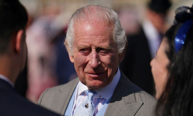 Στο Σάουθπορτ ο βασιλιάς Κάρολος τρεις εβδομάδες μετά τη δολοφονία τριών κοριτσιών