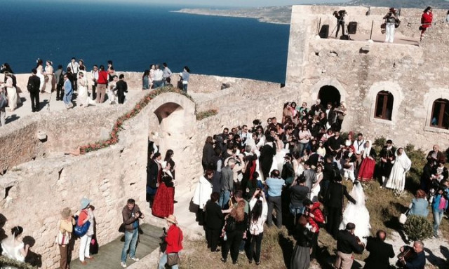 Γάμος στην Κρήτη: Χορός εκατομμυρίων ευρώ κάθε χρόνο στους 2.500 γάμους, ντόπιων και ξένων