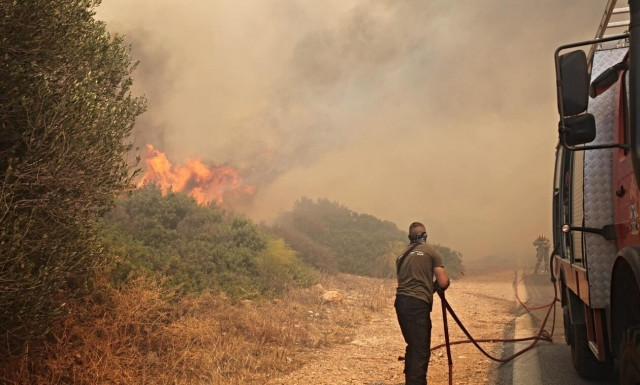 Πάτρα: Υπό μερικό έλεγχο η φωτιά στο Πλατάνι
