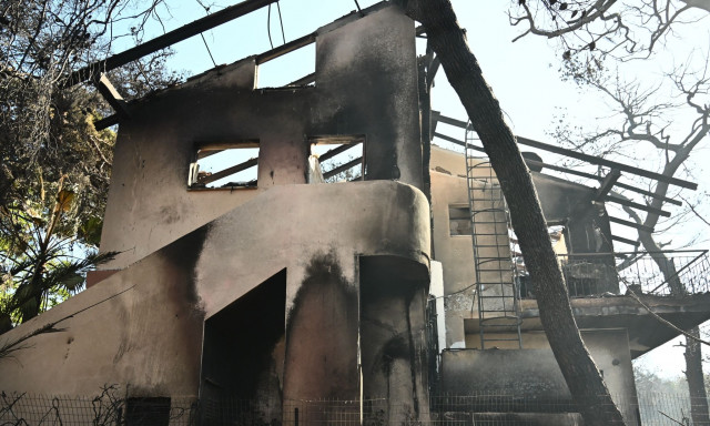 Αττική: Μέτρα για καμένα σπίτια και επιχειρήσεις – Πως θα  ξαναπρασινίσει ο τόπος