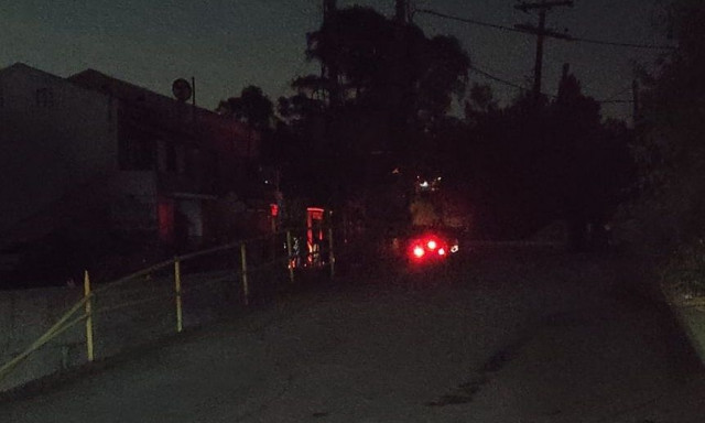 Κέρκυρα: Στο σκοτάδι πολλές περιοχές - Αγρότης έπεσε με το τρακτέρ του σε κολόνα ρεύματος