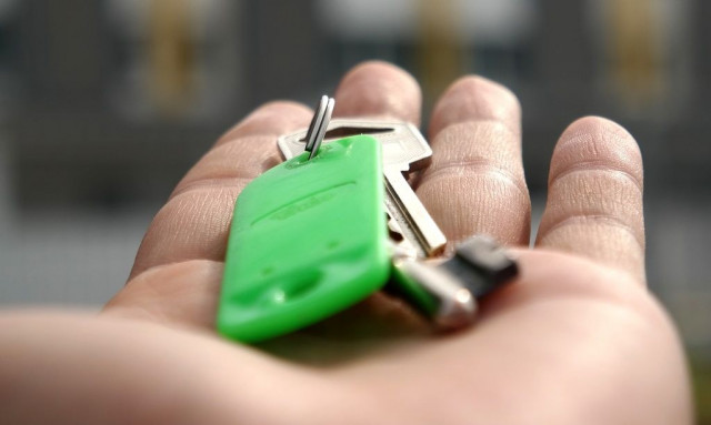 Κοινωνική Στέγη: Περιλαμβάνει πλέον άτομα έως 49 ετών – Βελτιώσεις στο πρόγραμμα «Σπίτι μου 2»