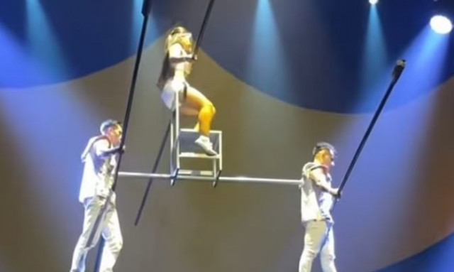 Ακροβατικά τρόμου σε τσίρκο: Η στιγμή της πτώσης από το τεντωμένο σχοινί
