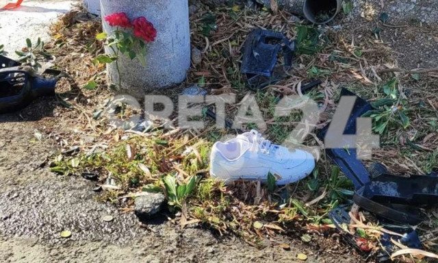 Χανιά: Λουλούδια στο σημείο που έχασε τη ζωή του ο 33χρονος σε τροχαίο – Θλίψη μετά το γλέντι