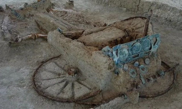 Έβρος: Βρέθηκαν Ρωμαίοι γαιοκτήμονες θαμμένοι με τις άμαξες και τα άλογά τους