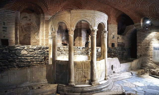 ΥΠΠΟ: Θωράκιση έναντι της φωτιάς για το Επταπύργιο και την Κρύπτη του Ναού Αγίου Δημητρίου