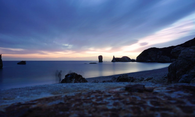 Η μαγευτική παραλία του Πηλίου που πήρε το όνομά της από το βαθύ γαλάζιο χρώμα των νερών της