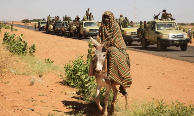 Τουλάχιστον 20 νεκροί από οβίδες παραστρατιωτικών σε καταυλισμό εκτοπισμένων στο Νταρφούρ