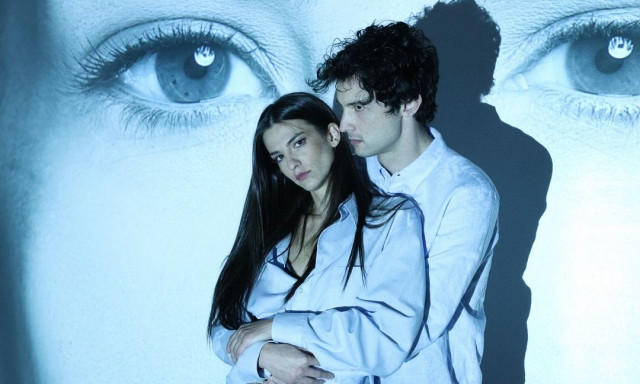 «ANNA-X»: Η δήθεν πλούσια κληρονόμος Άννα Σορόκιν στο θέατρο Άνεσις