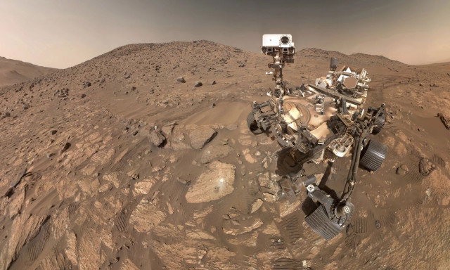 Το όχημα Perseverance της NASA στον Άρη αρχίζει μια απότομη ανάβαση στο χείλος ενός κρατήρα